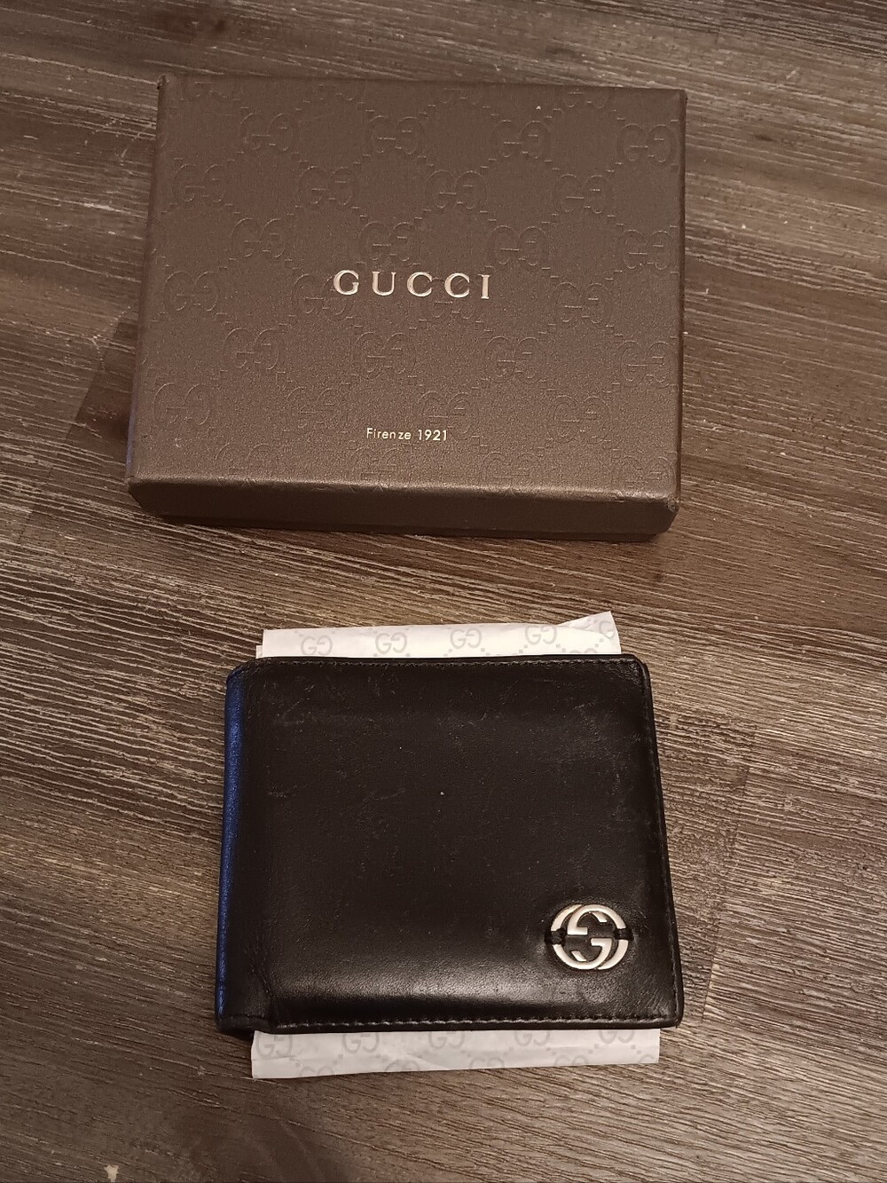 Gucci Black Leather Bifold Wallet with Silver GG Accent